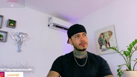 Snapshot of jordansmiith_ chatting on June 15, 8:00 pm Jordan Smith online show from June 15, 8:00 pm