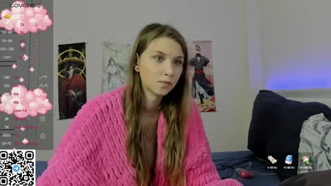 Snapshot of jorroger chatting on December 8, 12:40 am Mila online show from December 8, 12:40 am