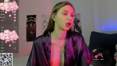 Snapshot of jorroger chatting on December 19, 10:21 pm Mila online show from December 19, 10:21 pm