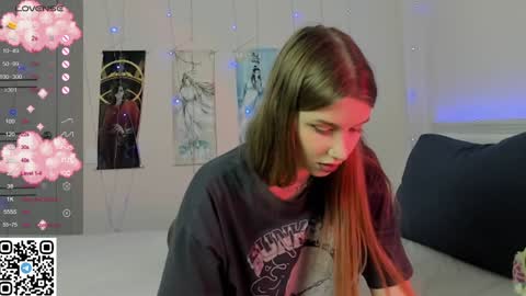 Snapshot of jorroger chatting on February 2, 11:32 pm Mila online show from February 2, 11:32 pm