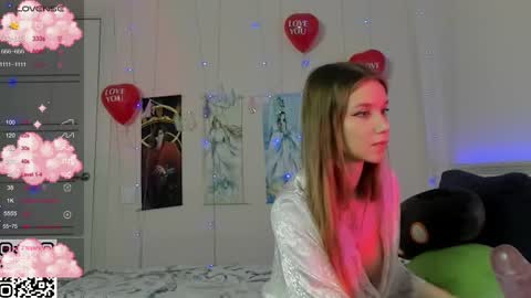 Snapshot of jorroger chatting on February 18, 11:41 pm Mila online show from February 18, 11:41 pm