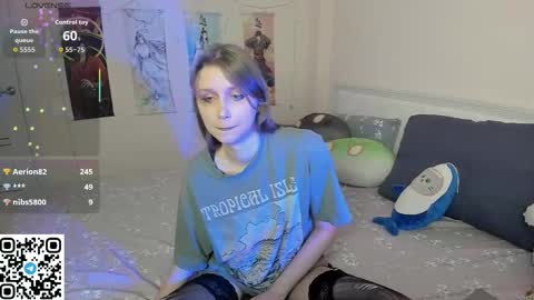 Snapshot of jorroger chatting on November 19, 12:54 am Mila online show from November 19, 12:54 am