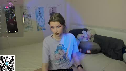 Snapshot of jorroger chatting on November 21, 12:54 am Mila online show from November 21, 12:54 am