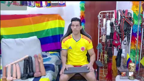 Snapshot of jose_rumbero91 chatting on June 27, 1:06 pm jose_rumbero91 online show from June 27, 1:06 pm
