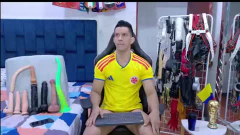 Snapshot of jose_rumbero91 chatting on July 3, 11:38 am jose_rumbero91 online show from July 3, 11:38 am
