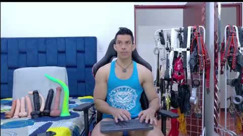 Snapshot of jose_rumbero91 chatting on July 17, 11:50 am jose_rumbero91 online show from July 17, 11:50 am