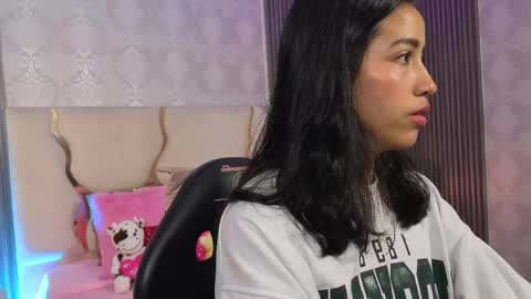 Joselyn  online show from May 1, 12:21 pm