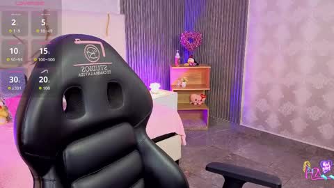 Snapshot of joselyn_tay chatting on May 24, 3:39 pm Joselyn online show from May 24, 3:39 pm