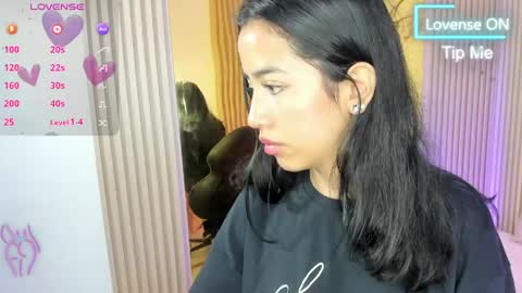 Snapshot of joselyn_tay chatting on June 4, 12:11 pm Joselyn online show from June 4, 12:11 pm