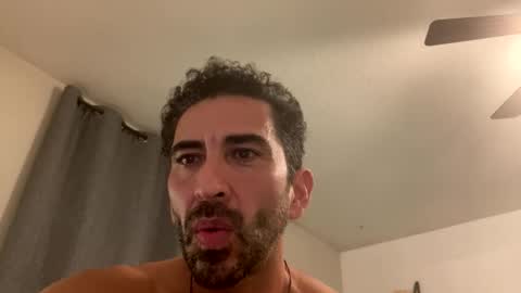 Snapshot of josemcmin chatting on April 5, 6:21 am josemcmin online show from April 5, 6:21 am