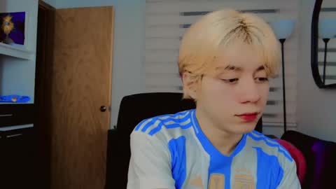 Snapshot of joseon_cute chatting on June 17, 12:46 am joseon_cute online show from June 17, 12:46 am