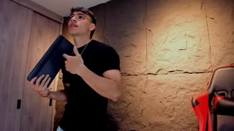 Snapshot of joseph__boy chatting on March 8, 12:52 pm JOSEPH online show from March 8, 12:52 pm