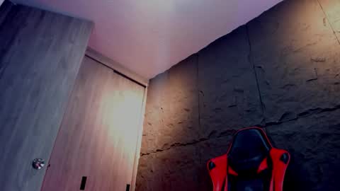 Snapshot of joseph__boy chatting on November 19, 11:10 am JOSEPH online show from November 19, 11:10 am