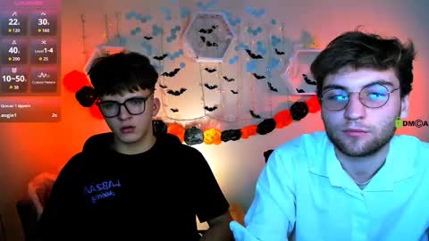 joseph_bear_ online show from October 25, 7:19 pm