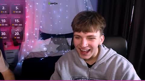 joseph_bear_ online show from November 12, 7:57 pm