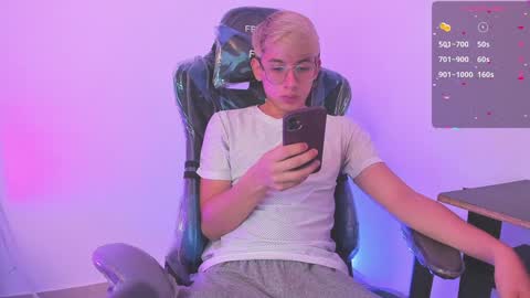 JOSEPH BROWN online show from January 4, 1:10 pm