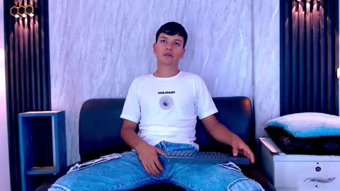 Snapshot of joseph_gonzalez chatting on December 14, 3:01 am Joseph Gonzalez online show from December 14, 3:01 am