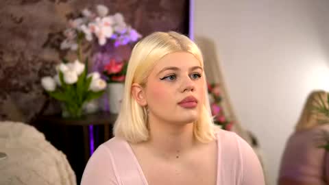 Josephine online show from May 14, 12:12 pm