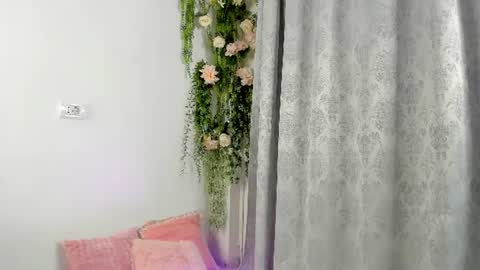 Snapshot of josephinemoon chatting on June 25, 3:06 am Josephine online show from June 25, 3:06 am