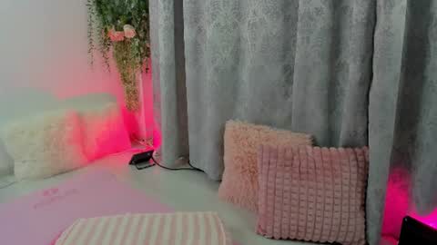 Snapshot of josephinemoon chatting on July 5, 1:07 pm Josephine online show from July 5, 1:07 pm