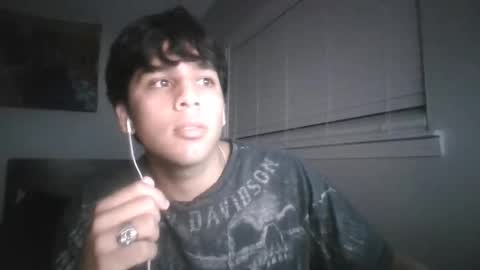 Snapshot of josh372060 chatting on June 11, 2:33 am josh372060 online show from June 11, 2:33 am