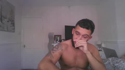 Snapshot of josh_xo chatting on July 4, 2:01 pm josh_xo online show from July 4, 2:01 pm