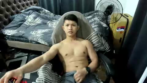 Snapshot of joshay21 chatting on June 28, 9:37 am joshay21 online show from June 28, 9:37 am