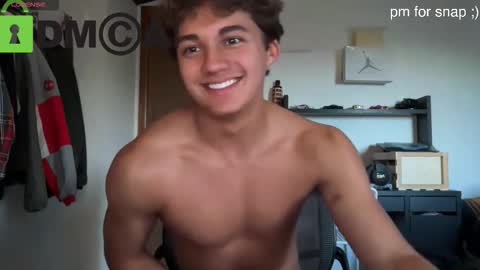 Snapshot of joshdakilla chatting on December 16, 11:32 pm josh online show from December 16, 11:32 pm