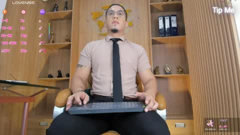 Snapshot of joshmiller___ chatting on May 30, 11:40 am joshmiller___ online show from May 30, 11:40 am