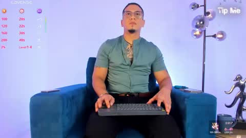Snapshot of joshmiller___ chatting on June 5, 7:08 pm joshmiller___ online show from June 5, 7:08 pm