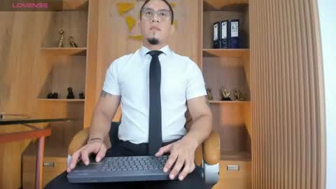 Snapshot of joshmiller___ chatting on June 13, 11:41 am joshmiller___ online show from June 13, 11:41 am