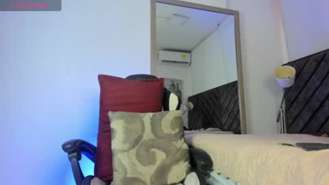 Snapshot of joshmiller___ chatting on June 16, 7:05 pm joshmiller___ online show from June 16, 7:05 pm