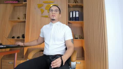 Snapshot of joshmiller___ chatting on June 27, 11:37 am joshmiller___ online show from June 27, 11:37 am