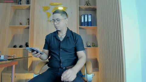 Snapshot of joshmiller___ chatting on July 1, 11:34 am joshmiller___ online show from July 1, 11:34 am