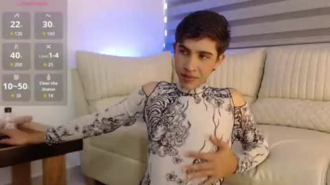 joshua_saenz_ online show from July 6, 9:06 pm