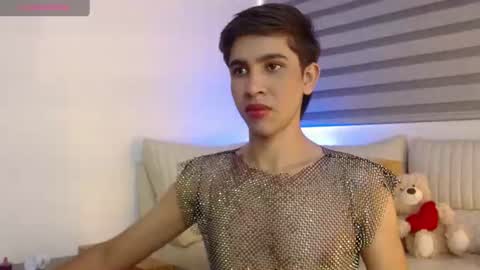 joshua_saenz_ online show from July 8, 8:13 pm