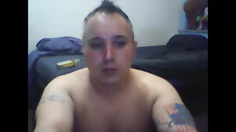 Snapshot of joshualorenzo chatting on April 29, 5:44 am joshualorenzo online show from April 29, 5:44 am