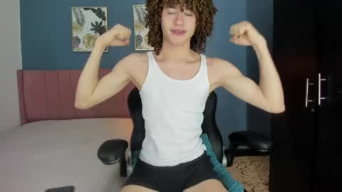 Snapshot of joss_shellby chatting on April 17, 7:28 pm joss_shellby online show from April 17, 7:28 pm