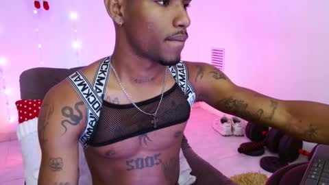 Josua online show from December 4, 6:38 pm