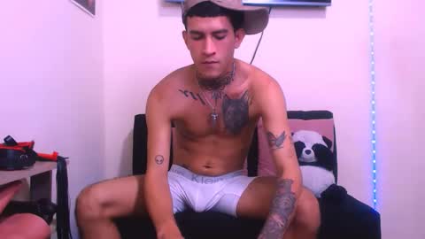 josue_linares online show from May 3, 5:13 am