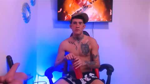 Snapshot of josue_linares chatting on May 17, 7:10 pm josue_linares online show from May 17, 7:10 pm