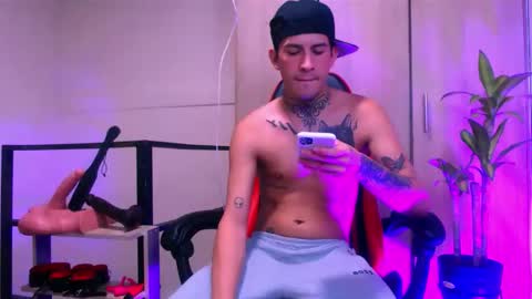 Snapshot of josue_linares chatting on May 24, 4:50 am josue_linares online show from May 24, 4:50 am