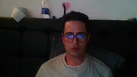 Snapshot of josux8 chatting on November 20, 8:19 pm josux8 online show from November 20, 8:19 pm