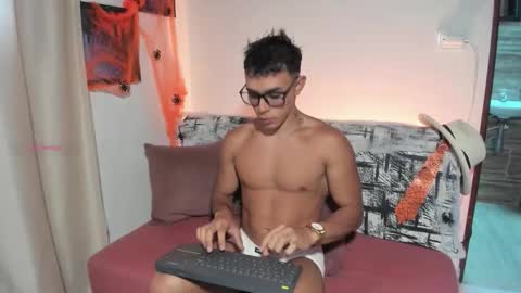 Im Jouliano online show from October 23, 9:02 pm