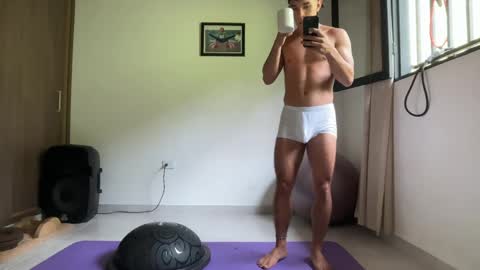 Snapshot of joulianogreco1 chatting on May 11, 3:40 pm Im Jouliano online show from May 11, 3:40 pm