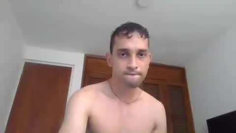 Snapshot of jovenvergonguapo09 chatting on June 24, 2:27 pm Van Helsing online show from June 24, 2:27 pm