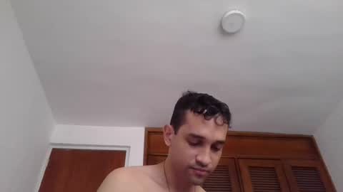 Snapshot of jovenvergonguapo09 chatting on July 5, 1:07 pm Van Helsing online show from July 5, 1:07 pm