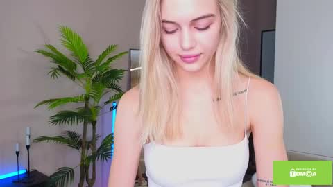 Snapshot of joybunny chatting on February 10, 11:25 am joybunny online show from February 10, 11:25 am