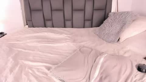 Snapshot of joyce_park_ chatting on December 12, 9:48 pm Tell me Kathe online show from December 12, 9:48 pm