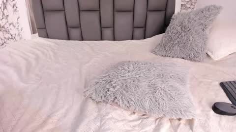 Snapshot of joyce_park_ chatting on February 8, 9:46 pm Tell me Kathe online show from February 8, 9:46 pm